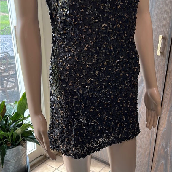 Elegant Black and Gold Sequin One-Shoulder Mini Dress, Size Medium - Picture 4 of 8